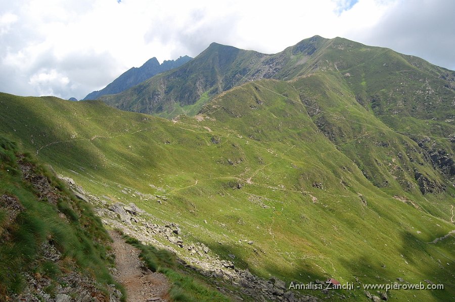 17 In cammino verso il passo Salmurano.JPG